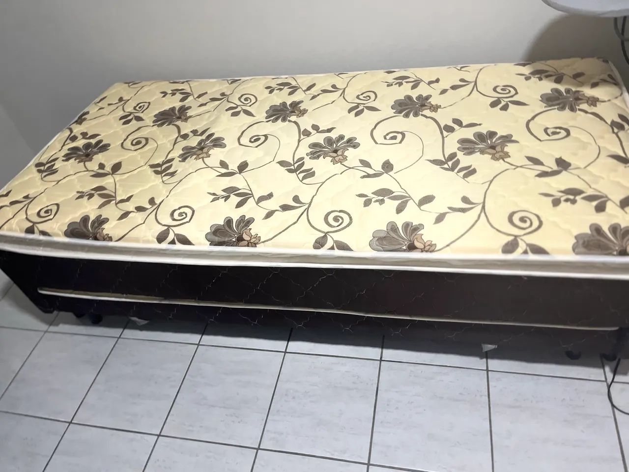 Cama boxe solteiro com auxiliar