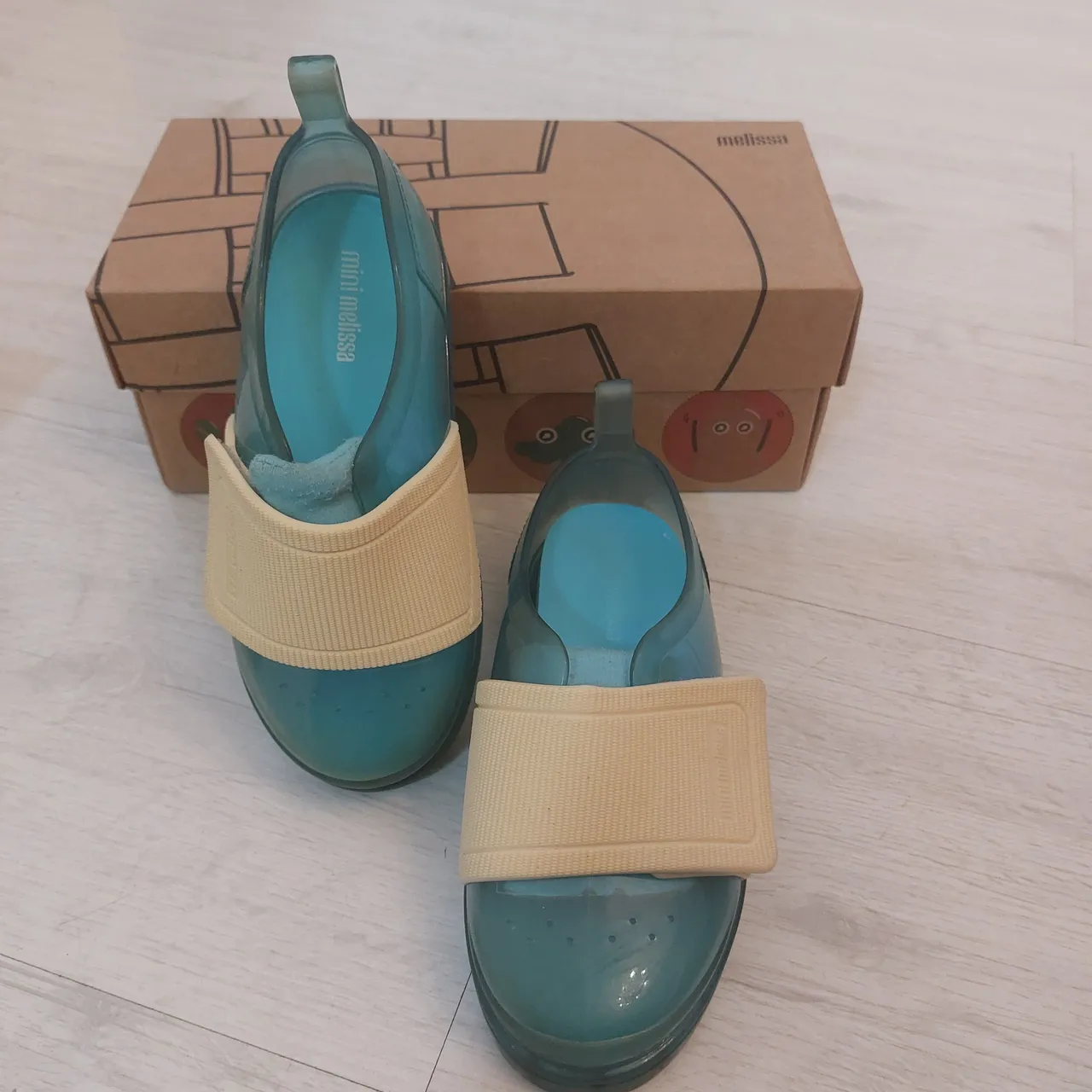 Mini Melissa Azul com Detalhe Bege