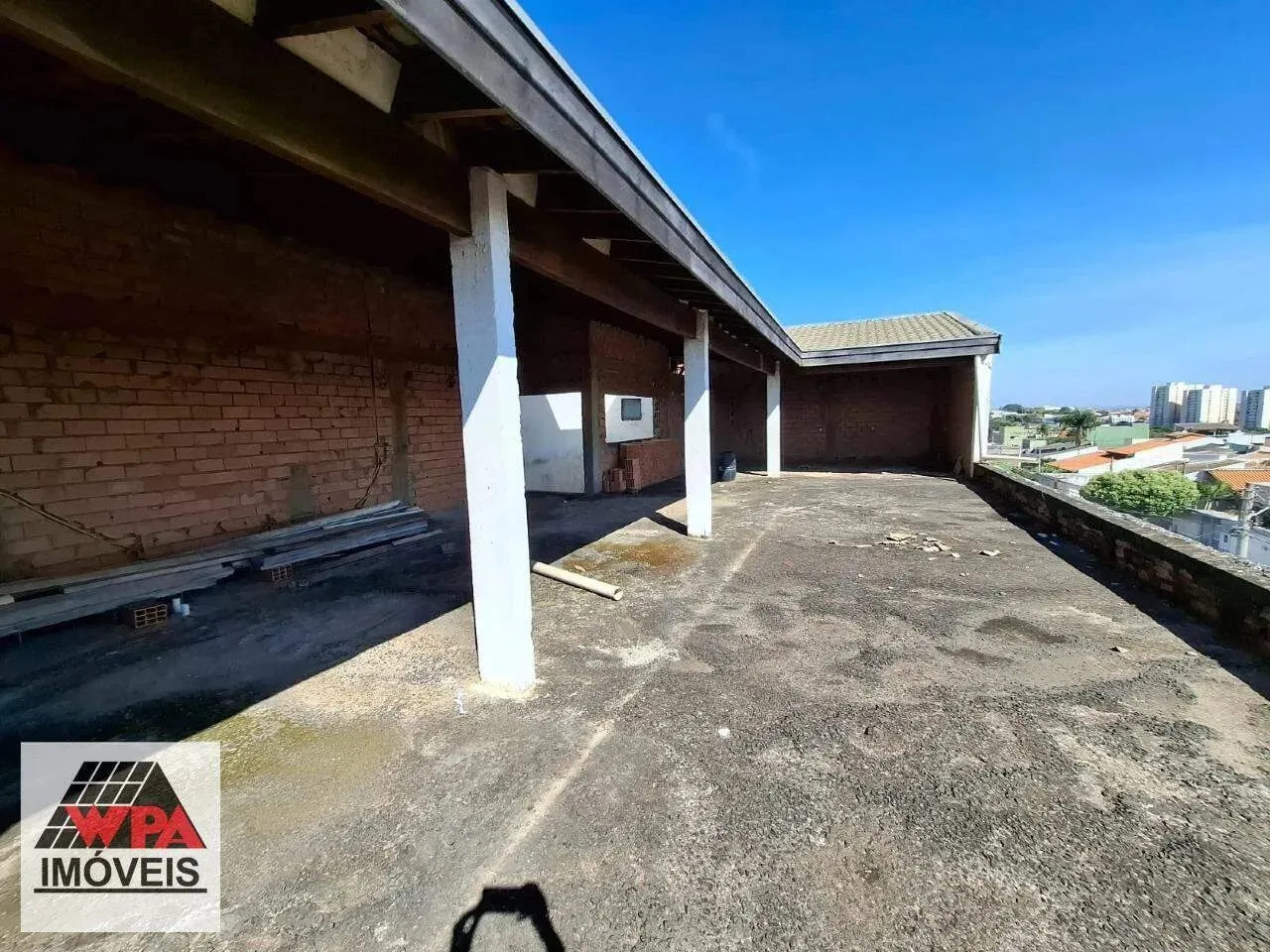 Prédio à venda, 4 salões, 5 banheiros, 4 quartos, 1 suíte, Jardim Dona Regina - Santa Bárb