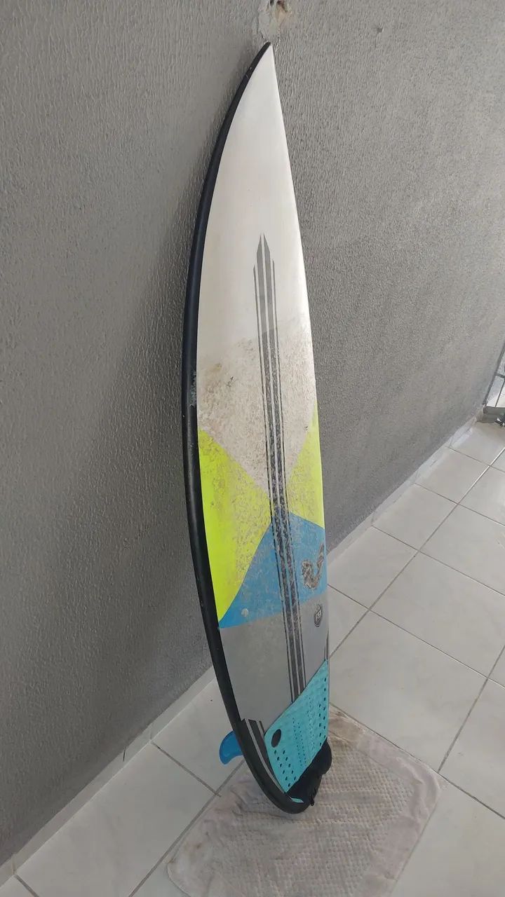 Prancha de Surf 5'11 com leash profissional  - Foto 2