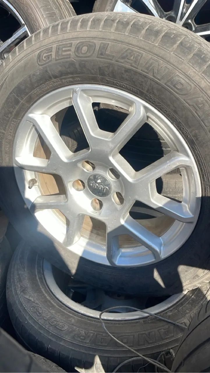 Rodas Jeep Compass 18 e 17 com pneus  - Foto 2