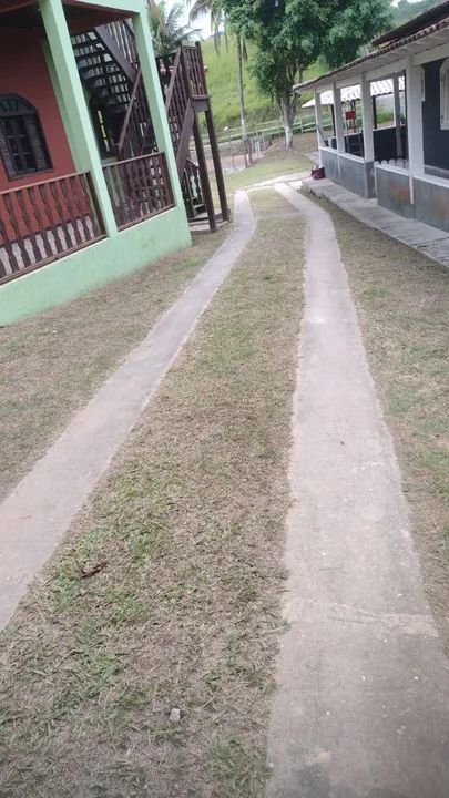 Sítio com área verde e casa sede