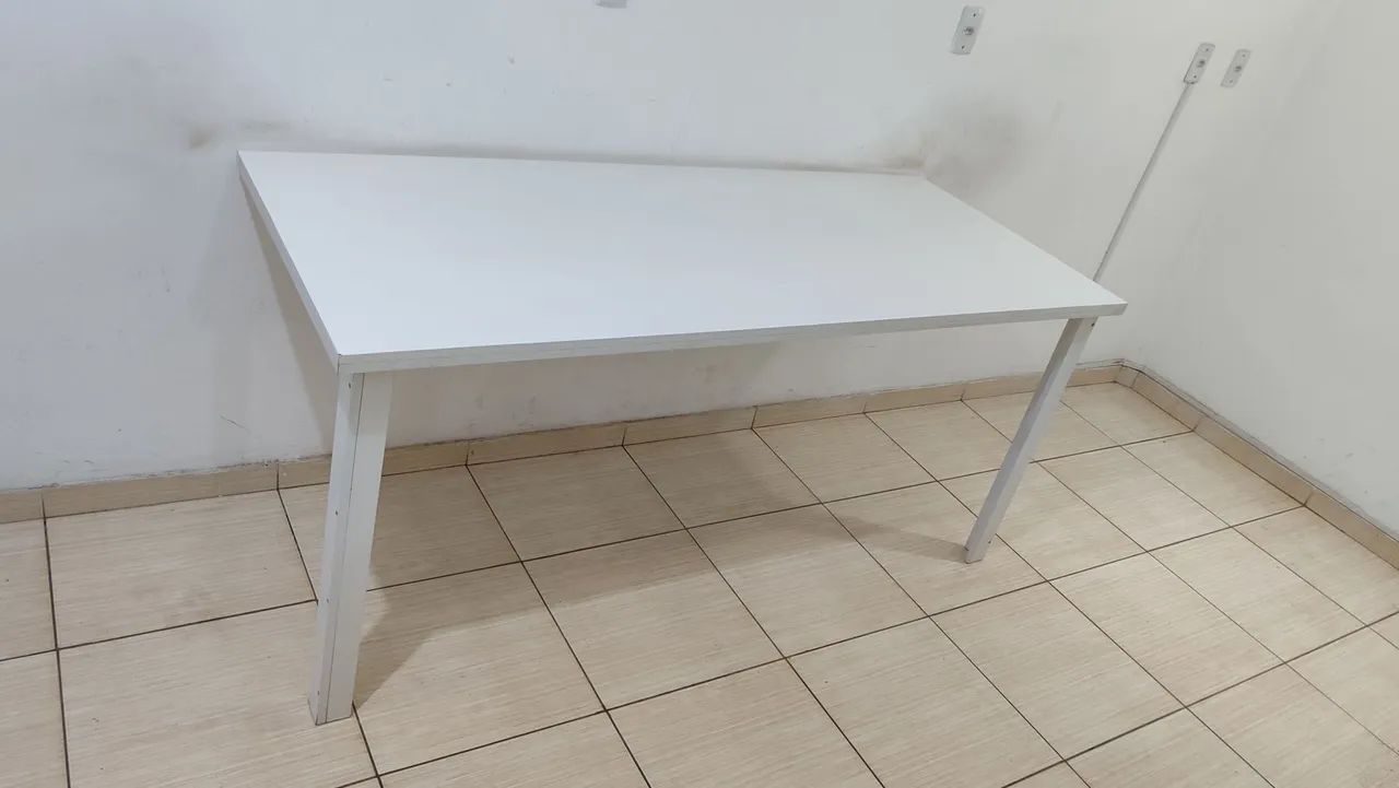 MESA DOBRÁVEL + 04 CADEIRAS DE MADEIRA - Foto 2
