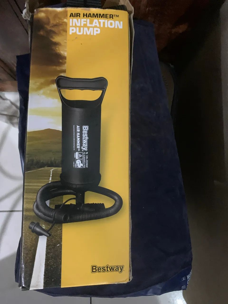Colchão inflável de solteiro + bomba