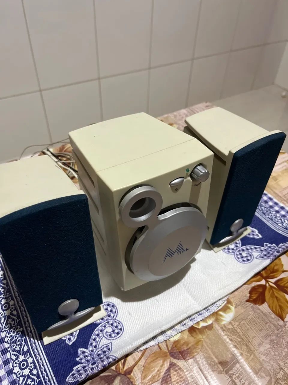 Caixinha de som retrô MTek - Foto 2