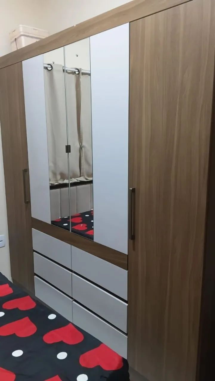 Guarda-roupa de casal grande