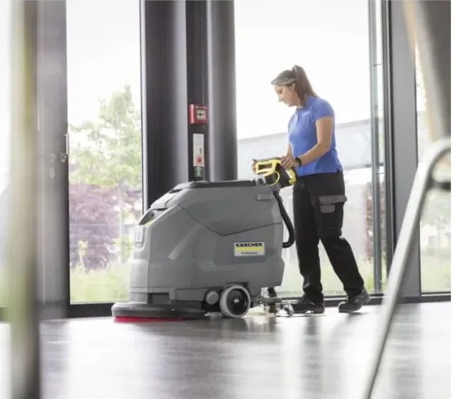 LIMPADORA LAVADORA DE PISO BD 50/50 C 220V - KARCHER - Foto 2
