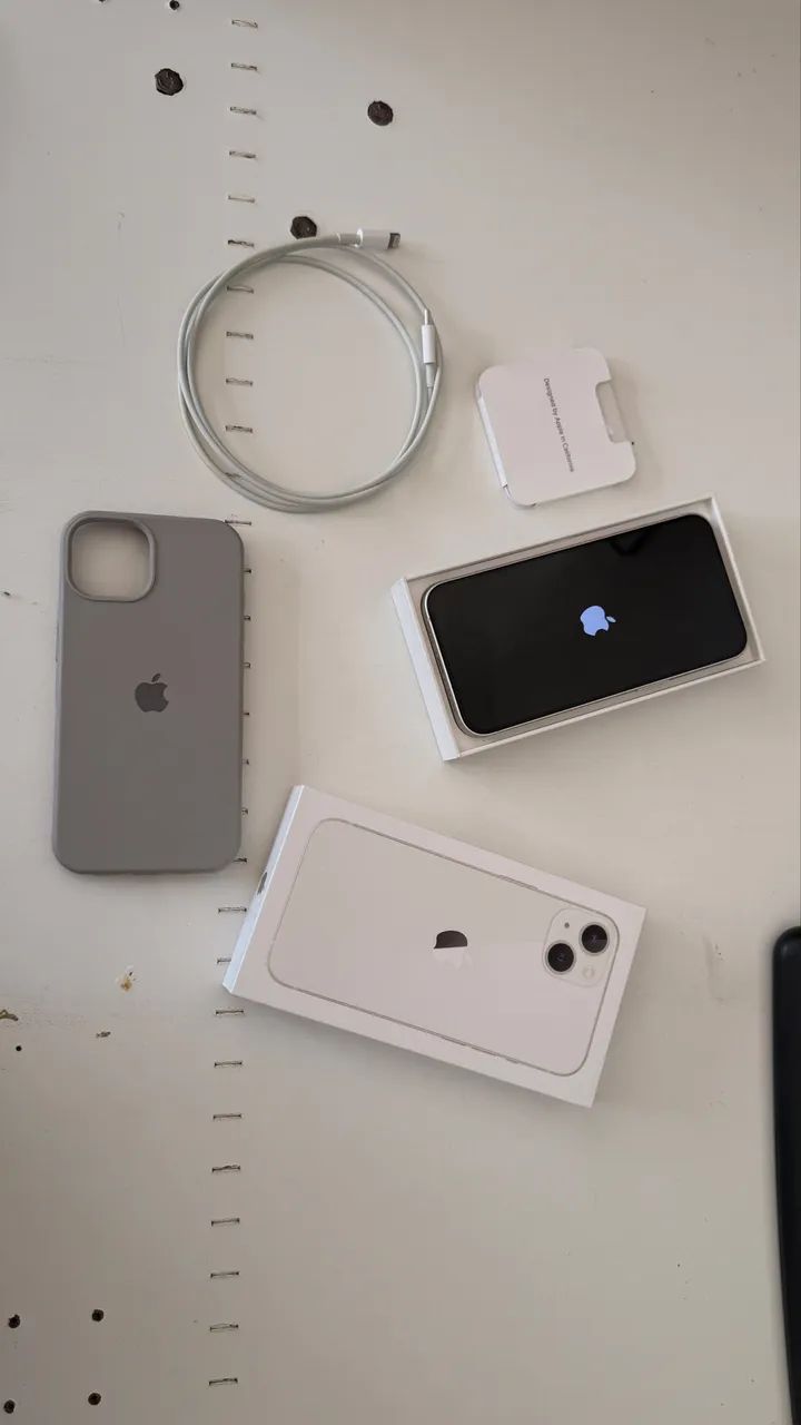 ? iPhone 13 128GB Branco 99% Bateria Original | Impecável - Foto 2
