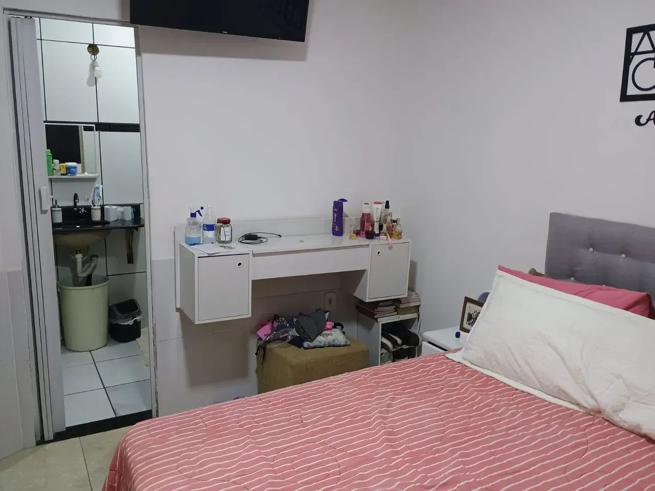 EXCELENTE OPORTUNIDADE  CASA AMPLA E BEM LOCALIZADA! - Foto 4