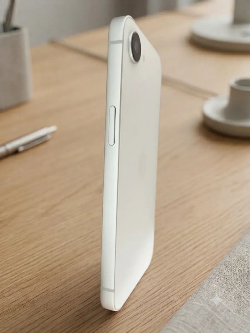 iPhone 16e 128GB Branco  - Foto 4