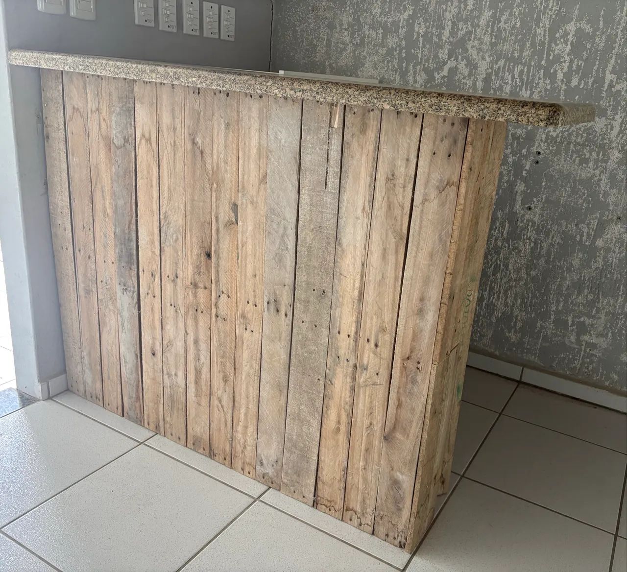 Rustic marble countertop65592509788417123