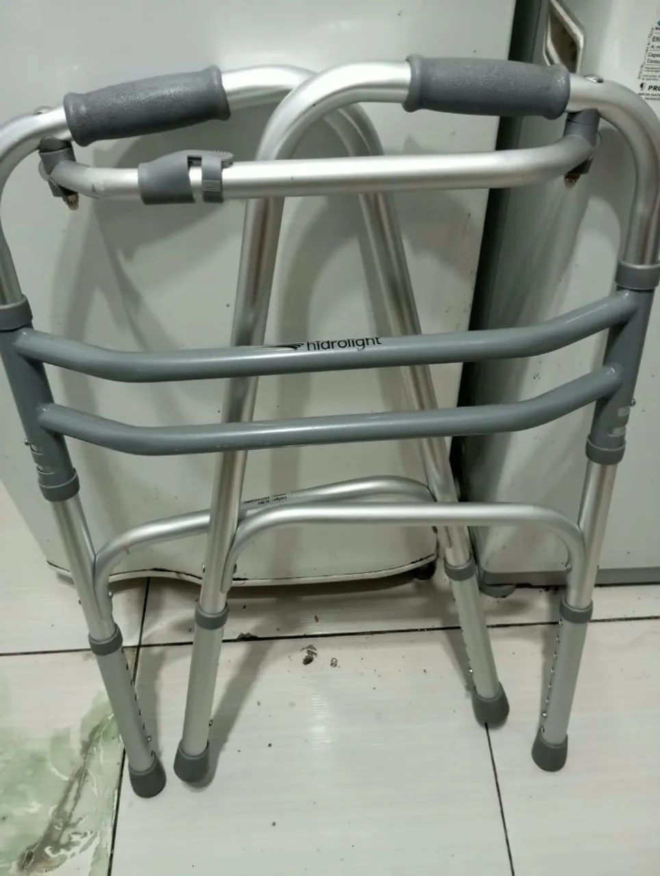 Andador  150 reais 