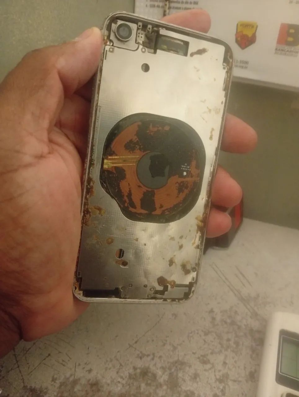 iPhone 8 plus para retirada de peças  - Foto 3