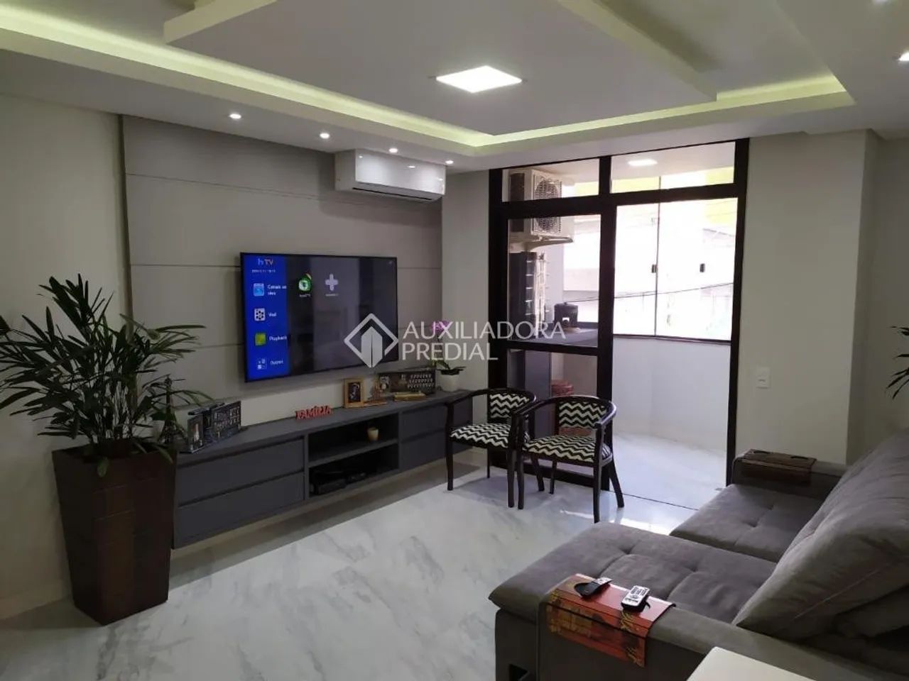 Apartamento pé na areia com 3 dormitórios, sendo 1 suíte - Foto 3