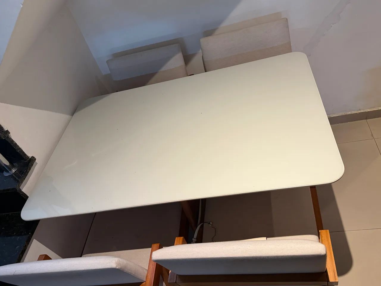 Mesa laca com vidro