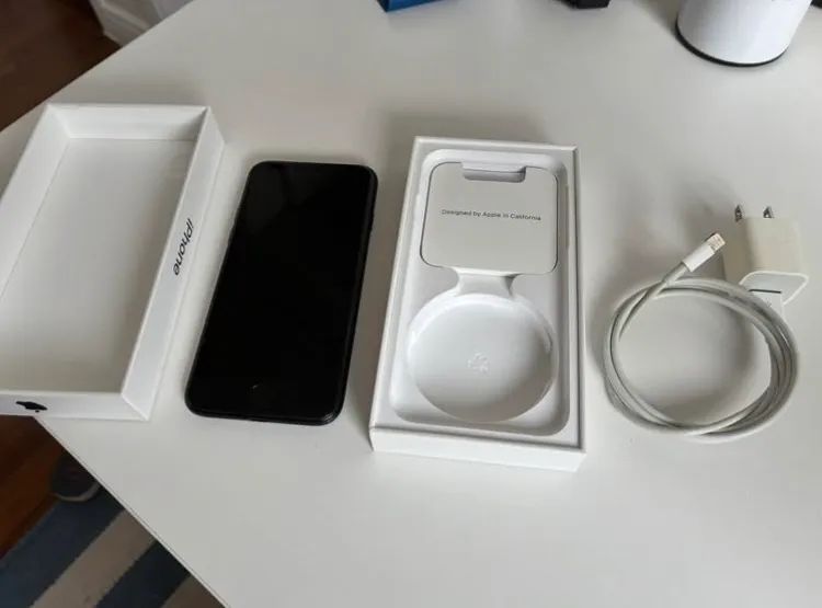 iPhone SE 3a Geração 128gb  troco !!! - Foto 2