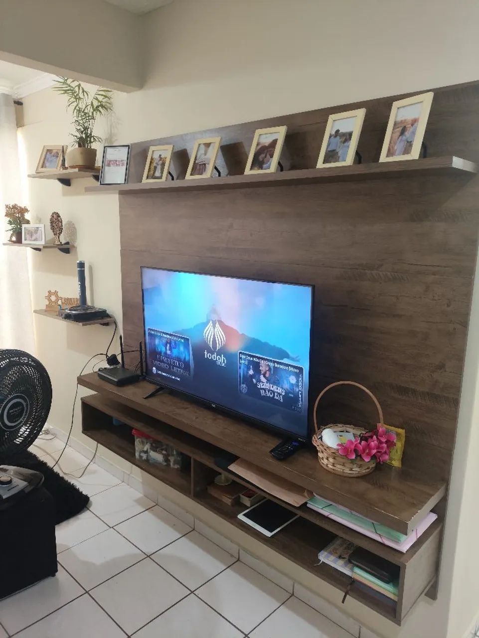 Painel de tv suspenso 