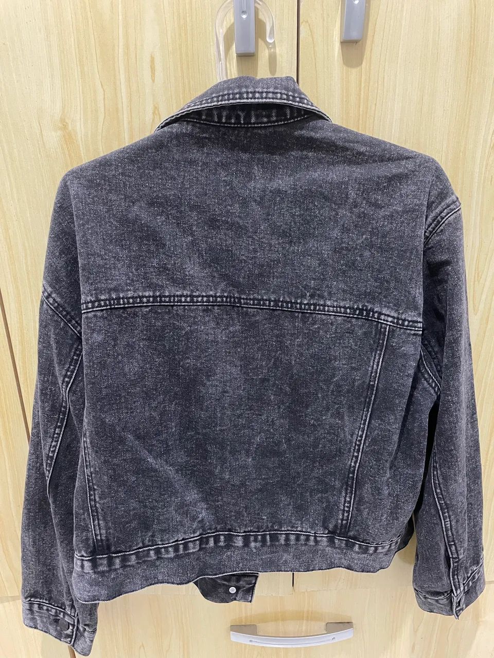 Camisa jeans feminina preta  - Foto 3