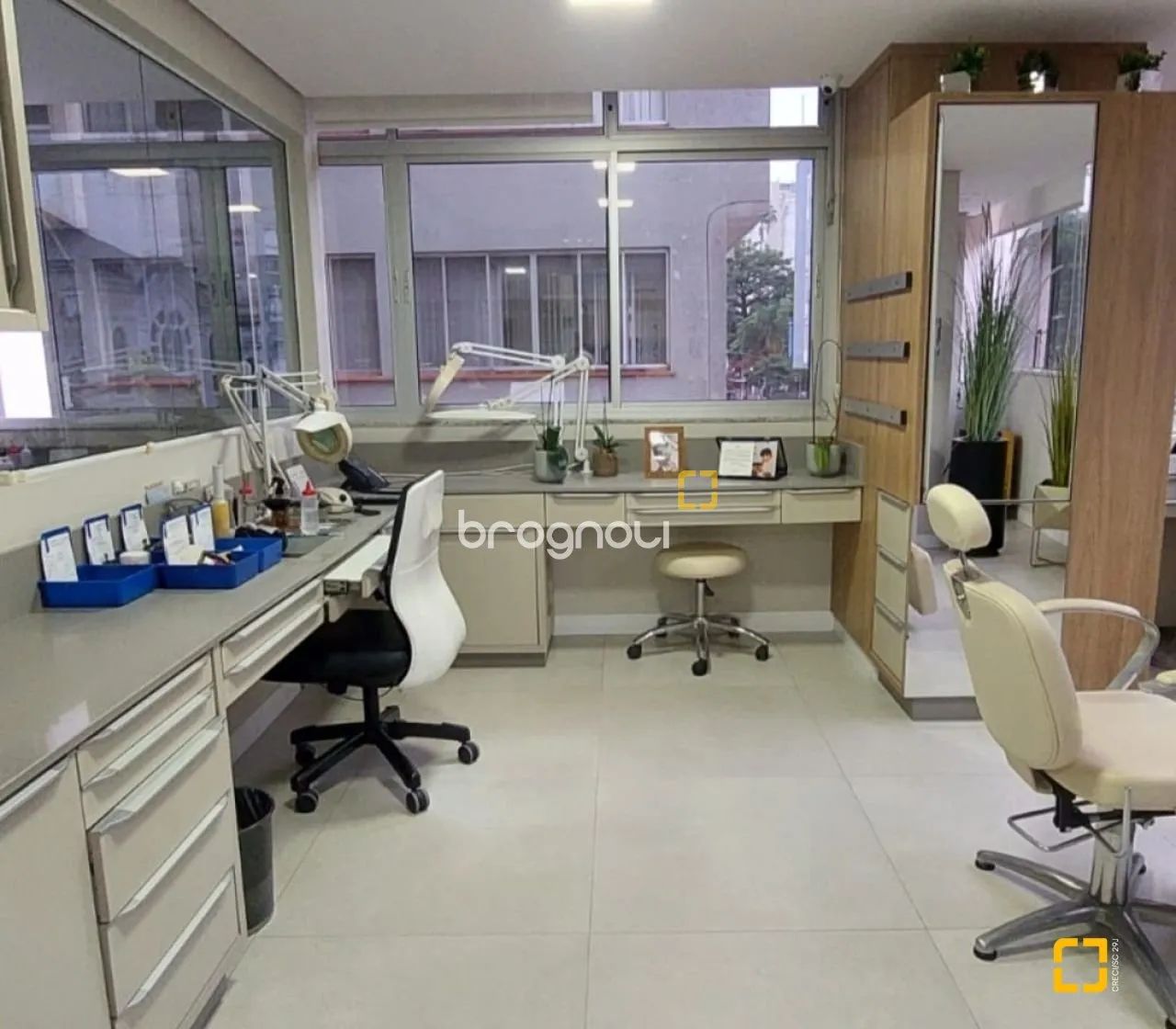 Sala Comercial com 212m2 privativos, totalmente reformada, ideal para clínicas - Centro -  - Foto 3