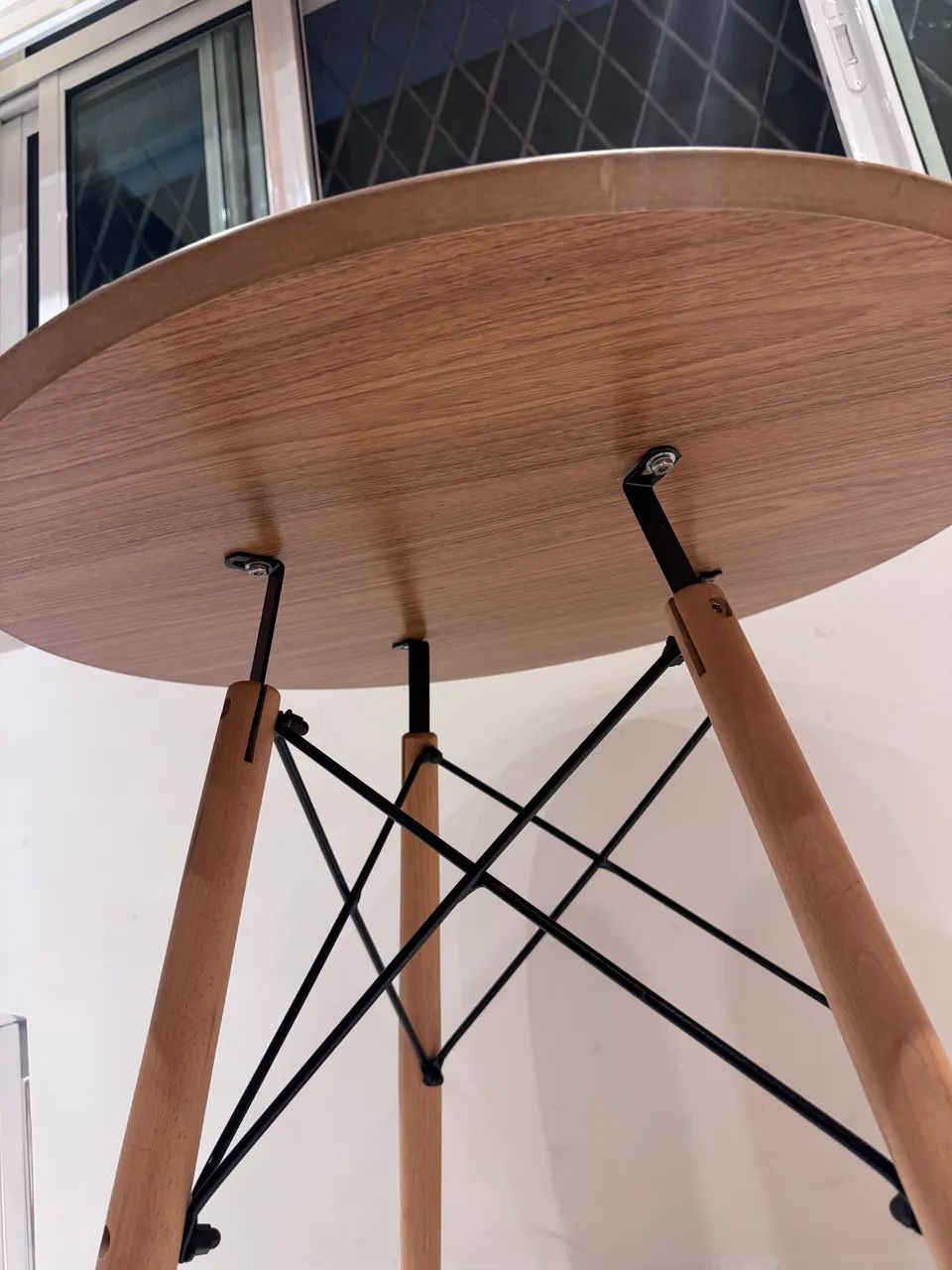 Mesa Charles Eames Eiffel 70cm Redonda Madeira - Foto 3