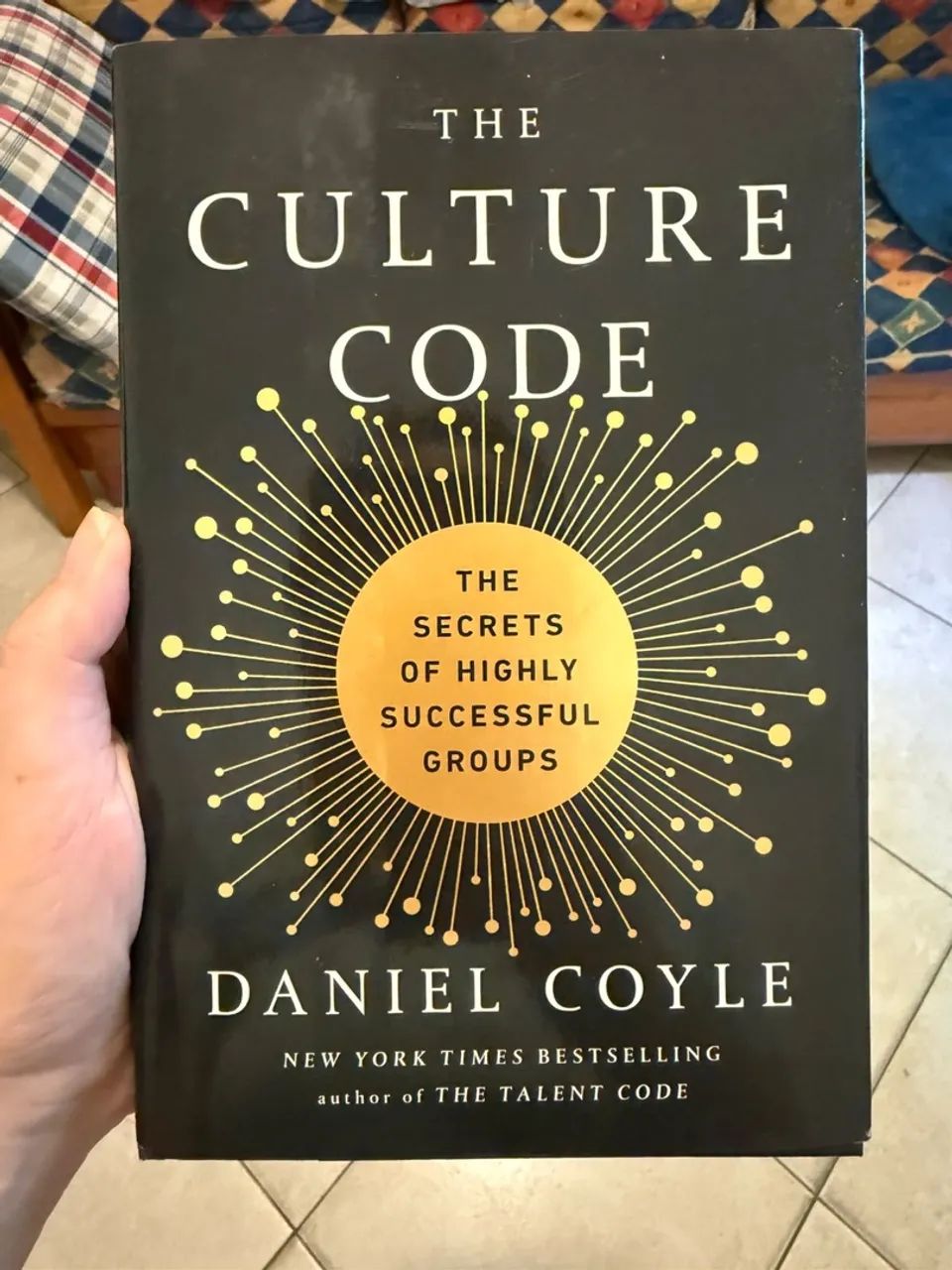 Livro The Culture Code, Daniel Coyle - em inglês.