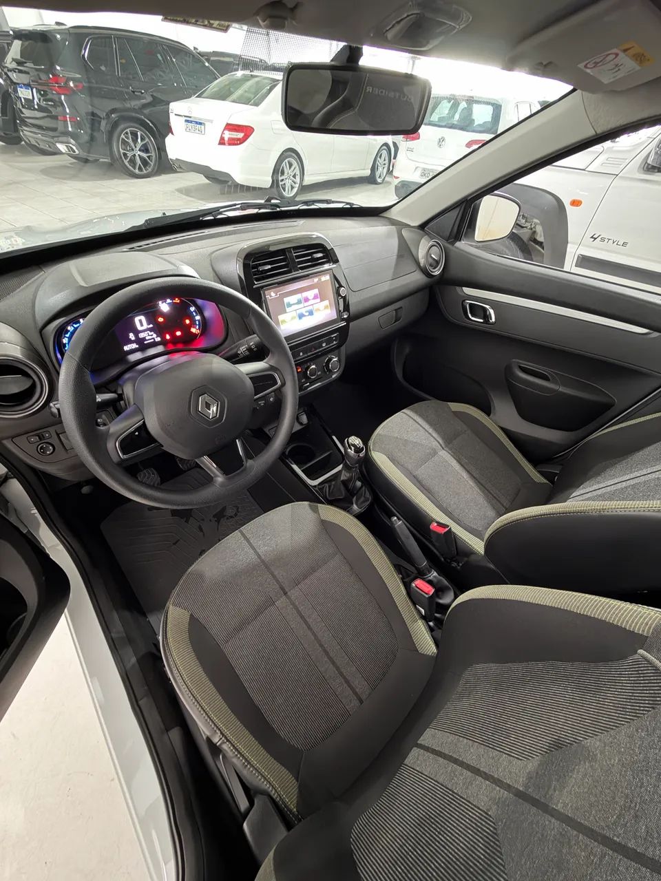 Renault Kwid Outsider 1.0 Flex 12V 5P Mec. 2025 - Foto 3