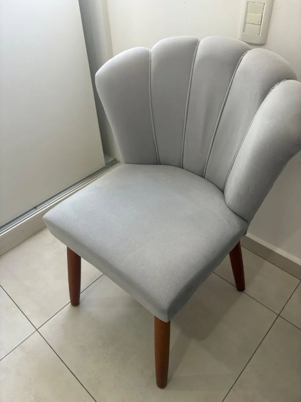 Poltrona cinza 