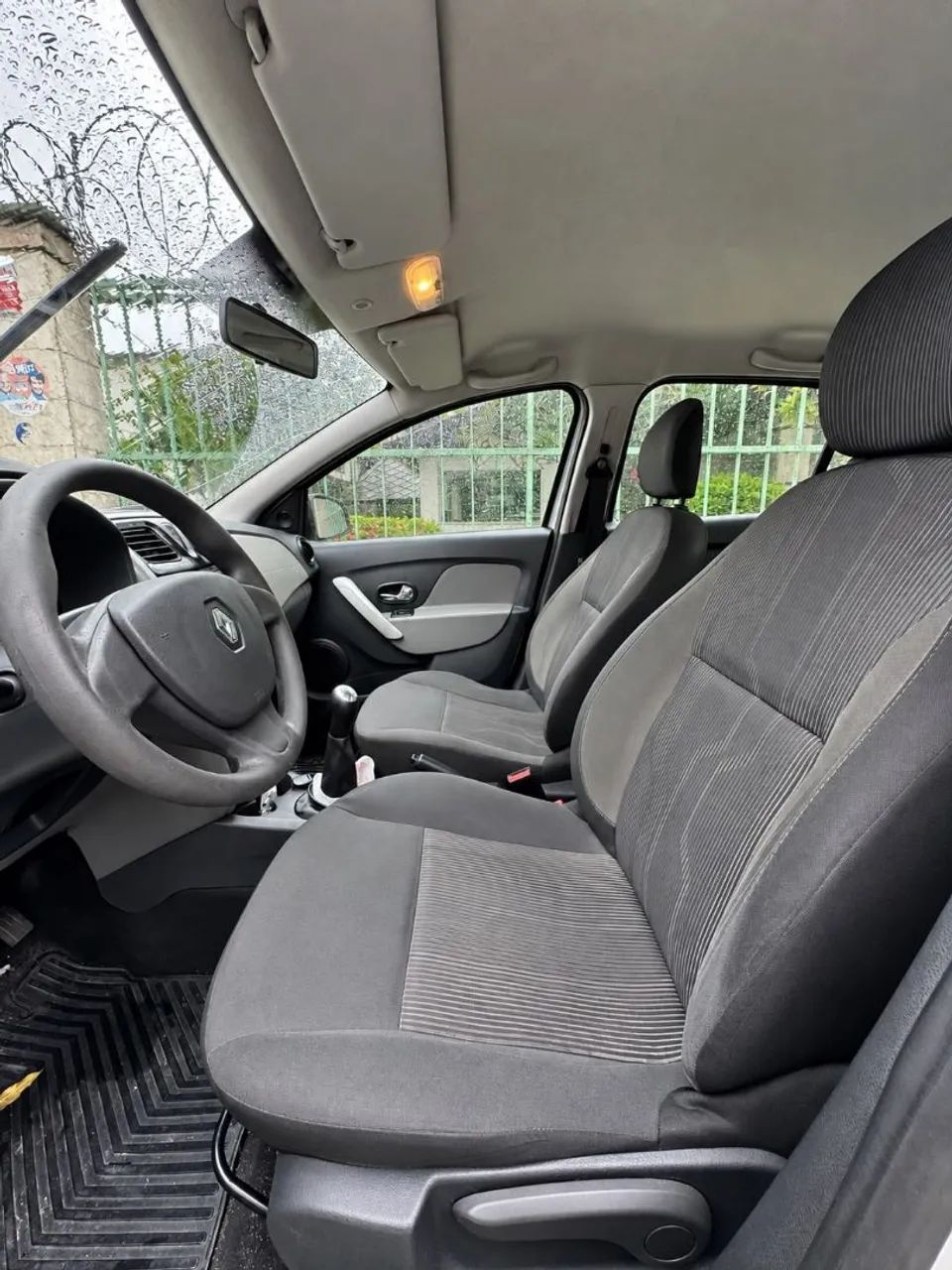 Renault Logan Expression Flex 1.0 12V 4P 2017 - Foto 4