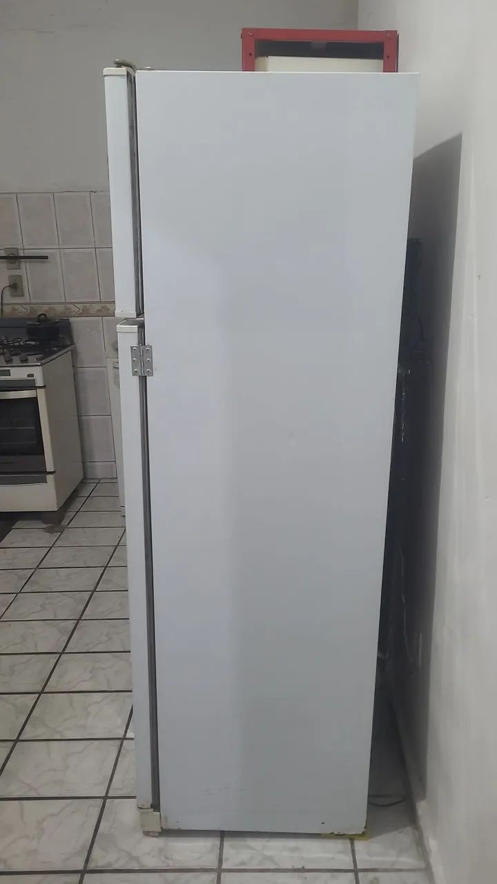 Vendo Geladeira Continental (Com defeito) - Foto 2