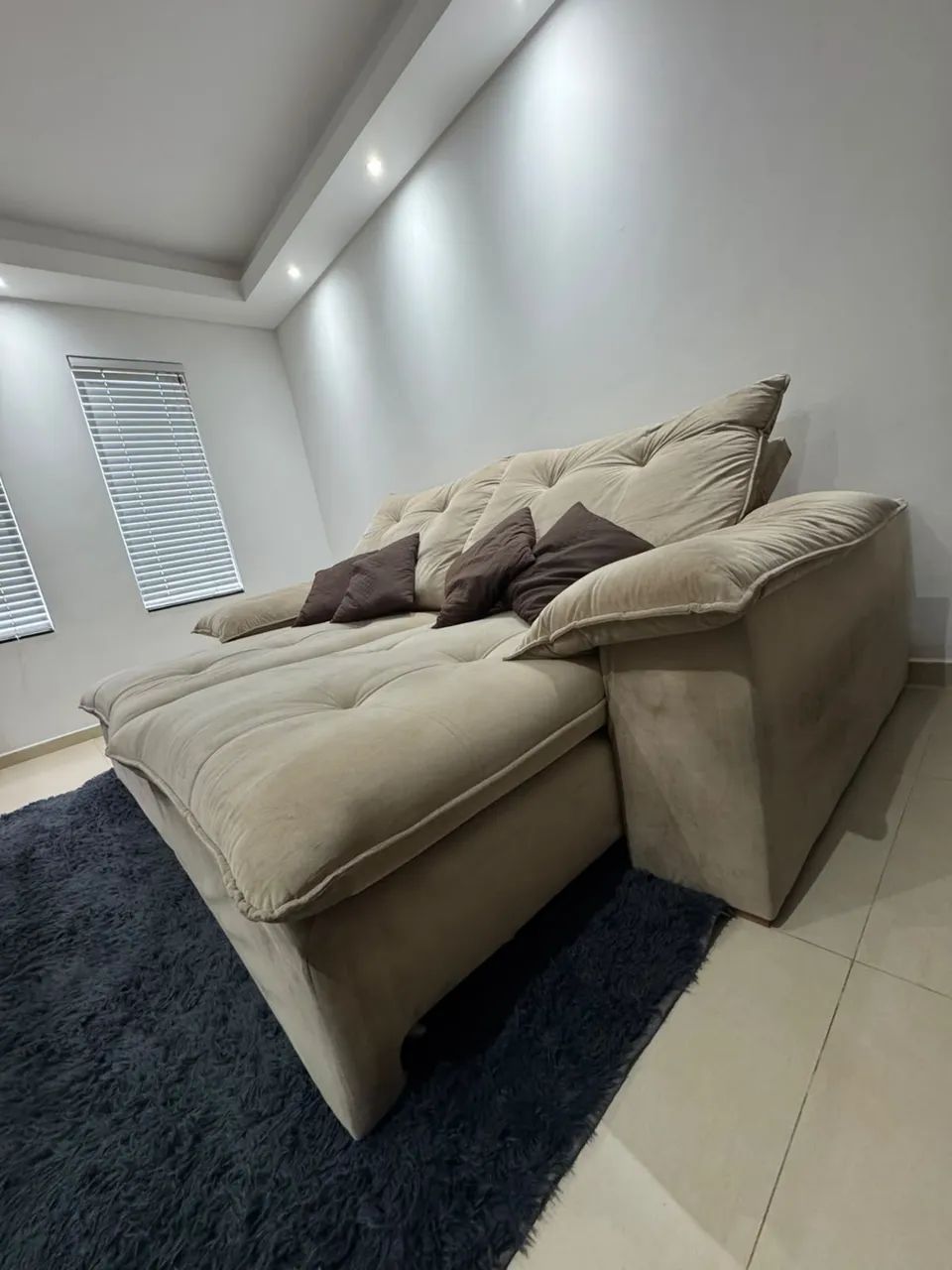 Sofá Retrátil e Reclinável Canadá 2,50m Veludo Bege - LEO DECOR - Foto 5