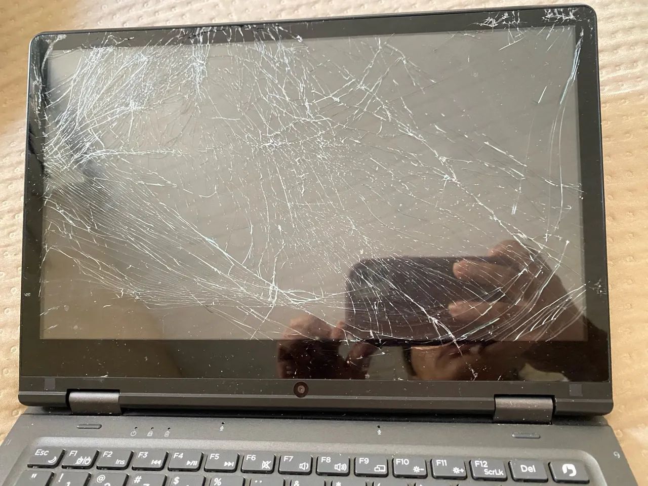 Vendo notebook para retirada de peças . 2/em 1 vira tablete  - Foto 4