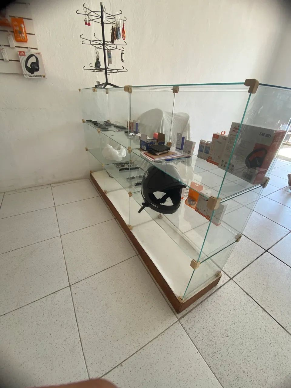 Vendo duas vitrines 
