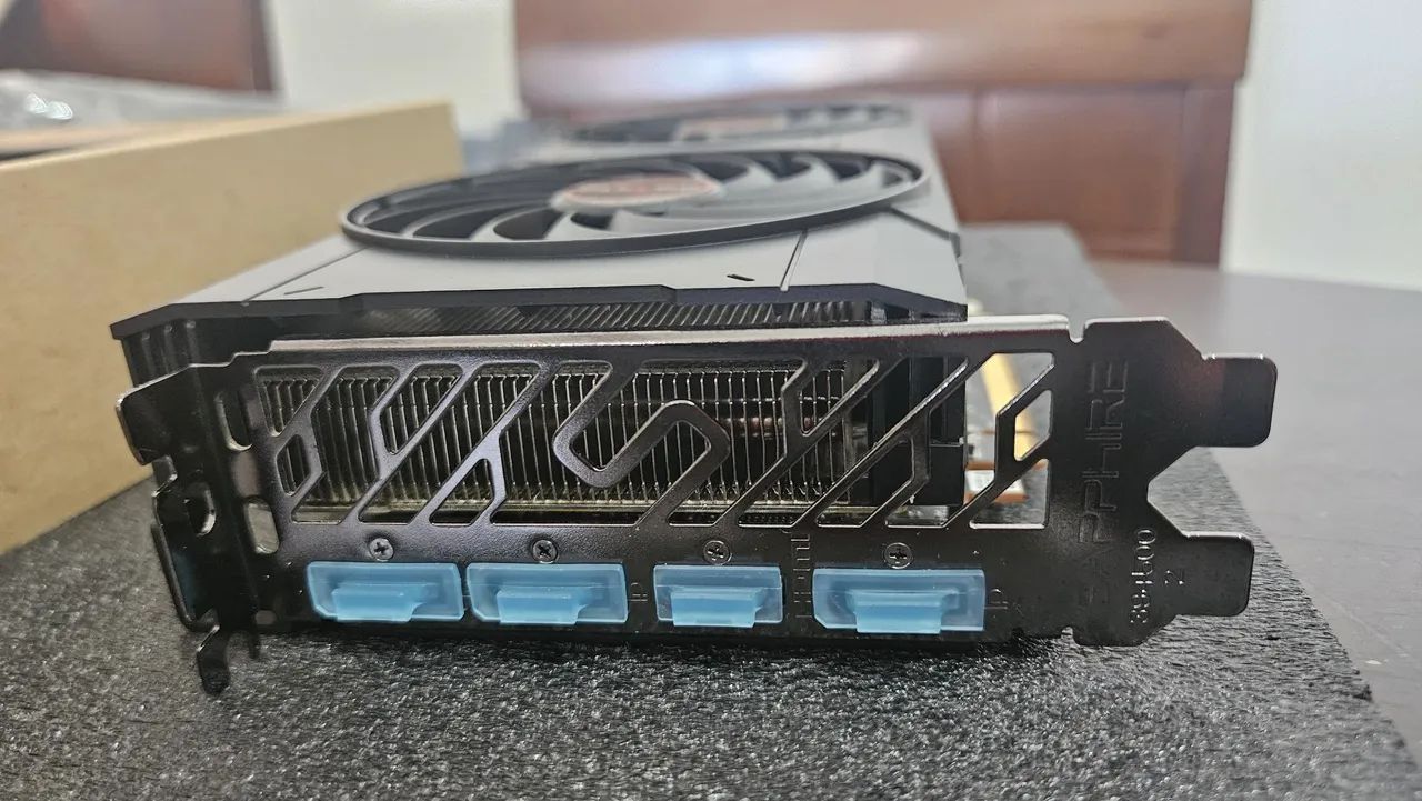 Radeon RX 6600 XT SAPPHIRE PULSE com CAIXA - usada - Foto 2