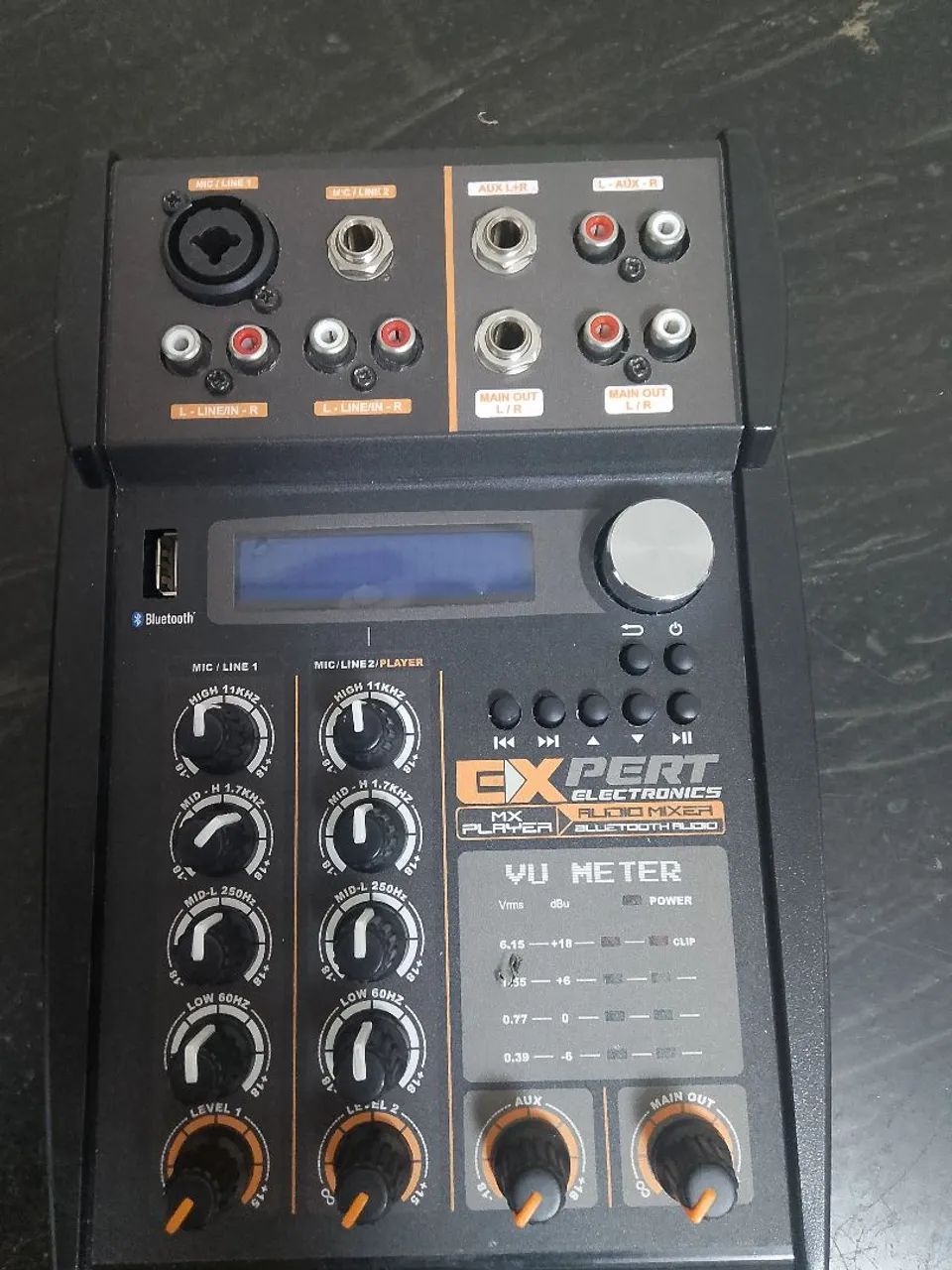 Mesa de som automotivo EXpert 