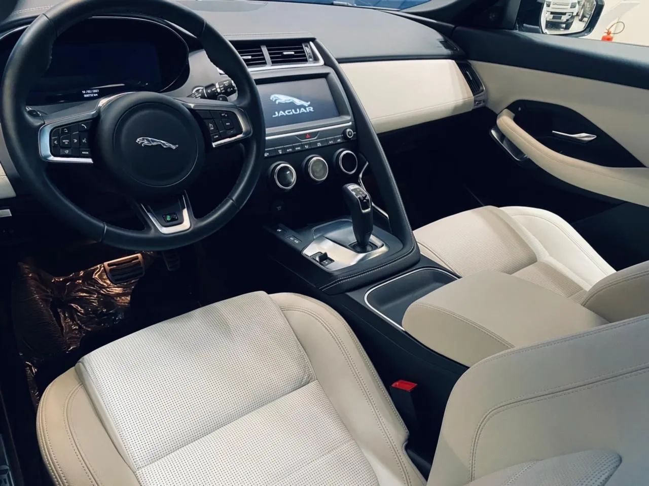 Jaguar E-Pace R-dynamic S 2.0 AWD 249cv Aut. 2019 - Foto 5