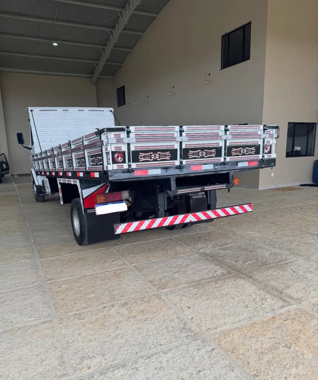 Mb 710 Plus  Carroceria  - Foto 4