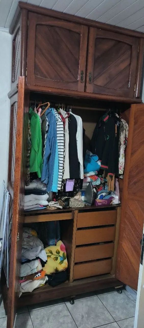 Guarda roupa de madeira  - Foto 2