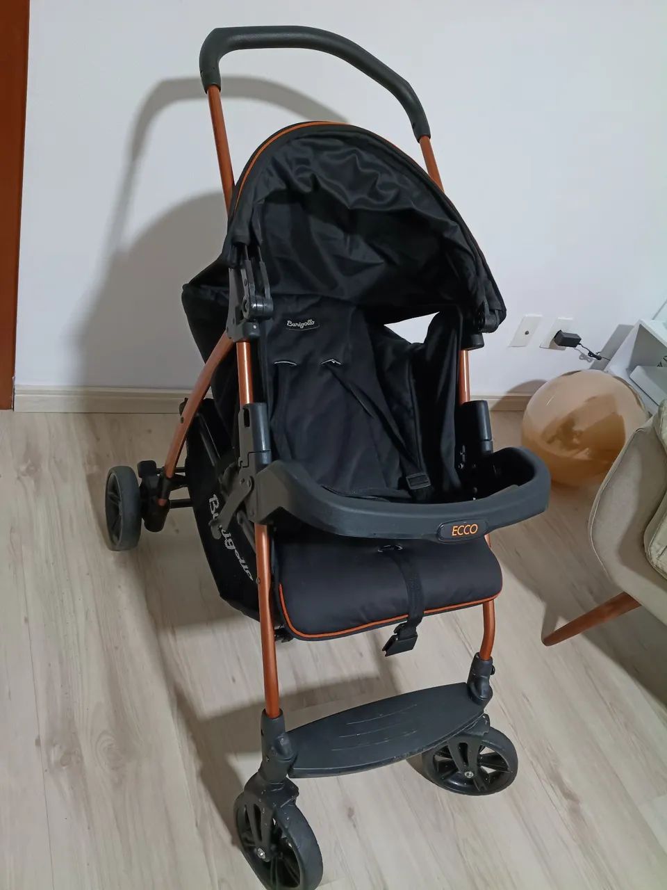 Vendo carrinho, bebê conforto e base Burigotto. - Foto 2