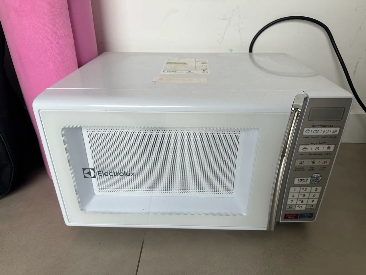 Micro-ondas Electrolux 27L modelo MB37R