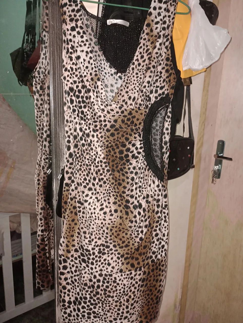 Roupas e sandálias  - Foto 2