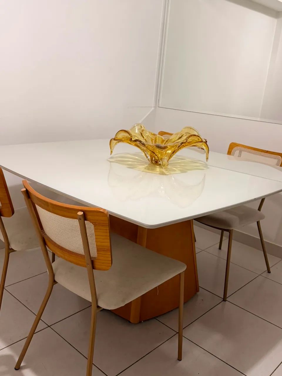 Mesa de Jantar com 4 Cadeiras