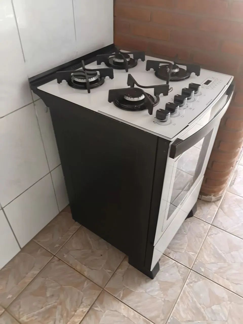 FOGÃO DAKO TAMPO BRANCO COM GRIL
