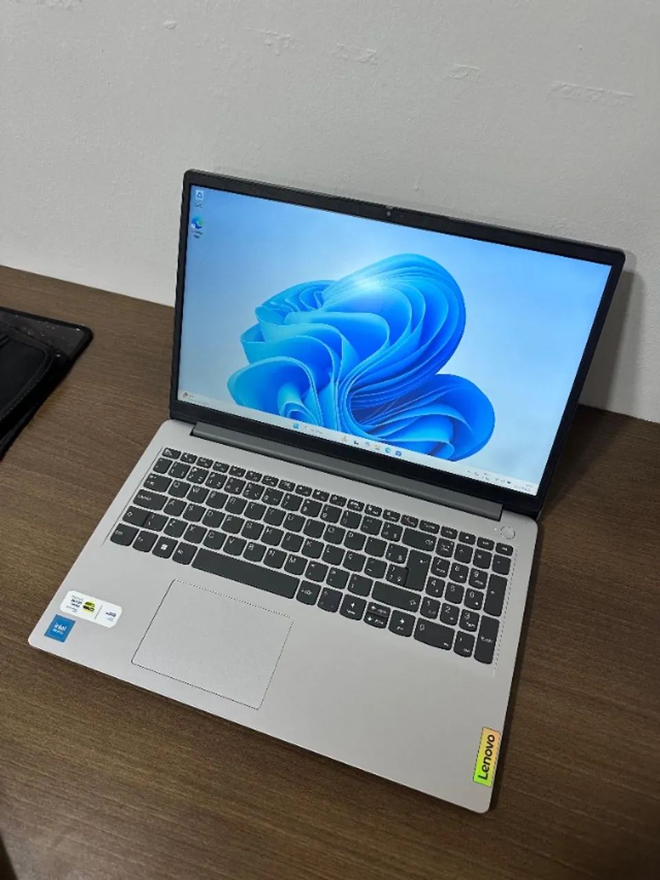 Lenovo Celeron N4500 12GB RAM DDR4 SSD 128GB - Excelente - Foto 2