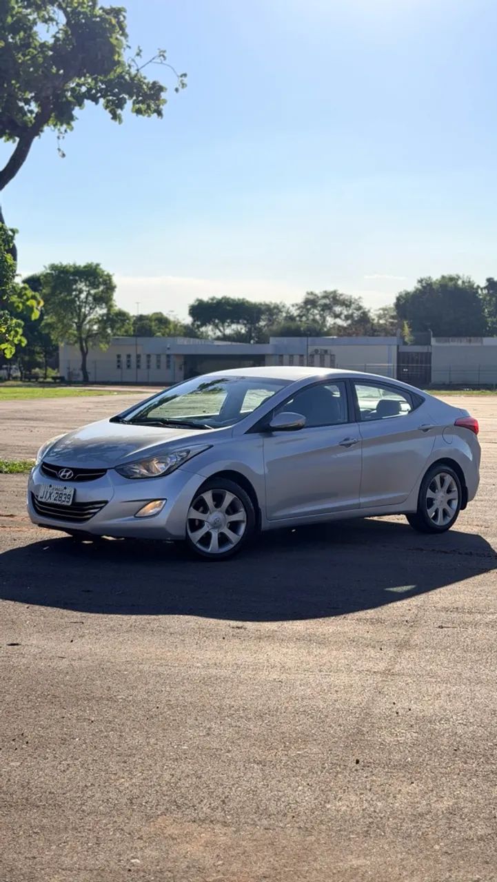 Hyundai Elantra GLS 1.8 16V 2012