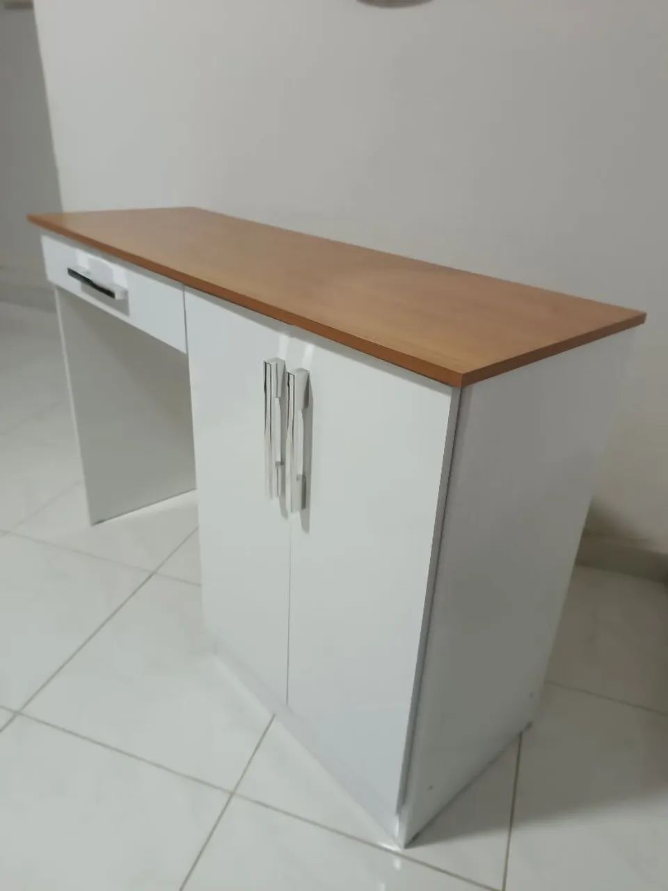 Mesa para Computador/ Escrivaninha 