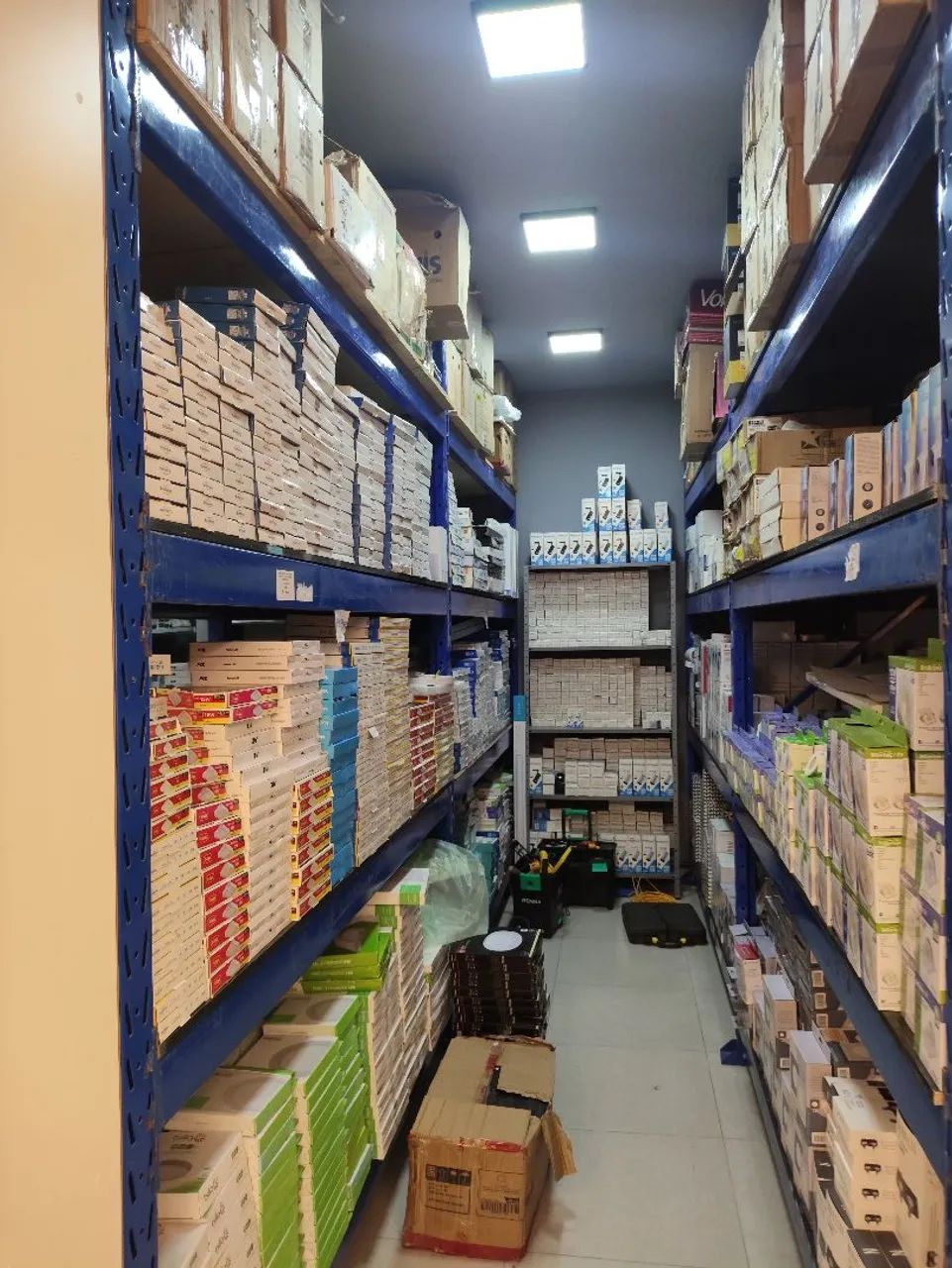 Loja de iluminação e materiais elétricos com mais de 2 milhões em estoque. - Foto 3