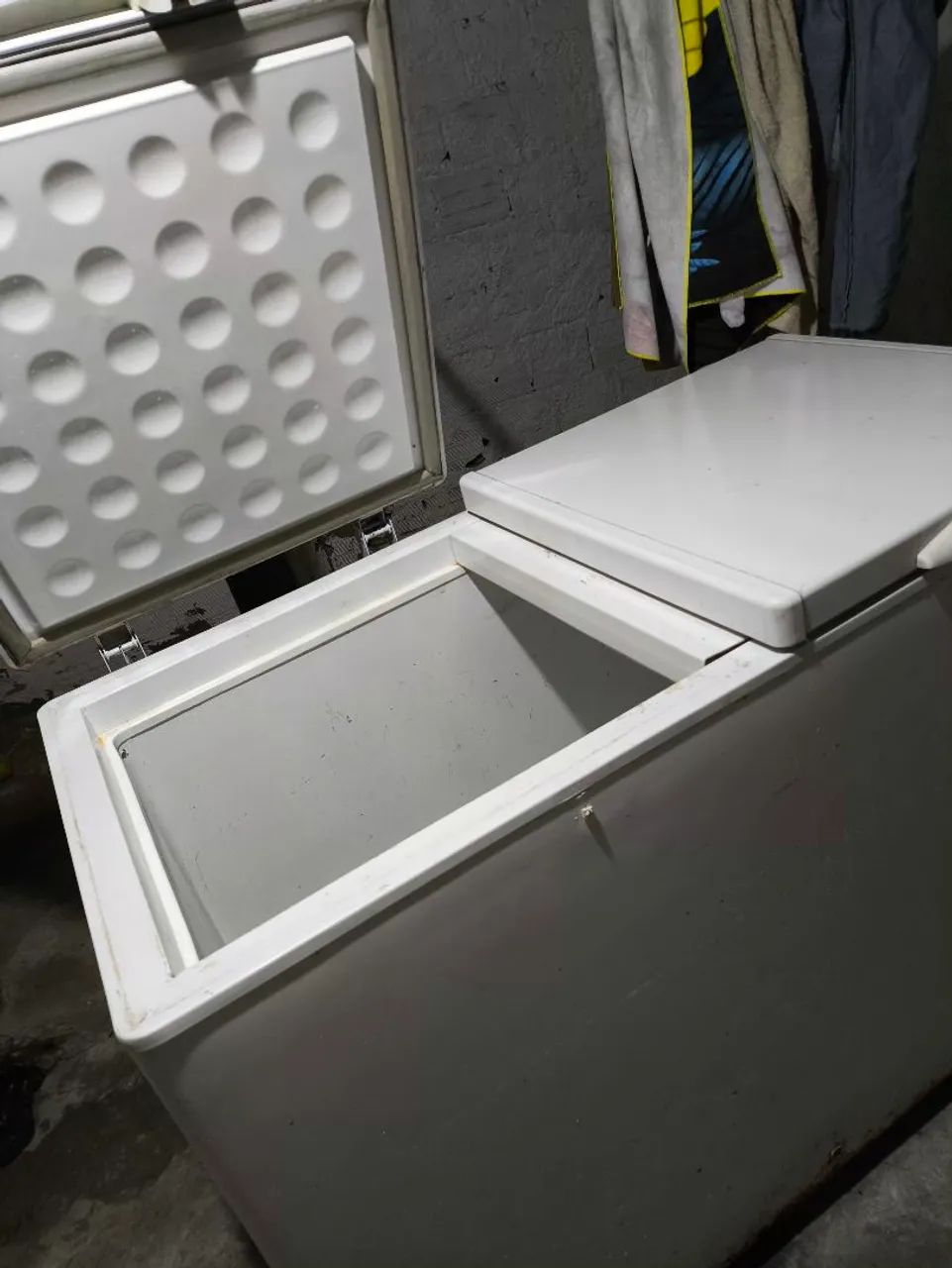 Freezer 2 portas horizontal com rodinhas - Foto 2