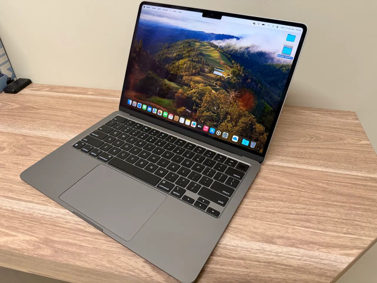 MacBook Air M3 - 8GB / 256gb - Bateria 100 %