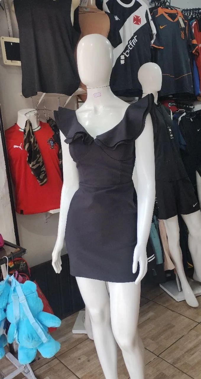 Vestido preto novo