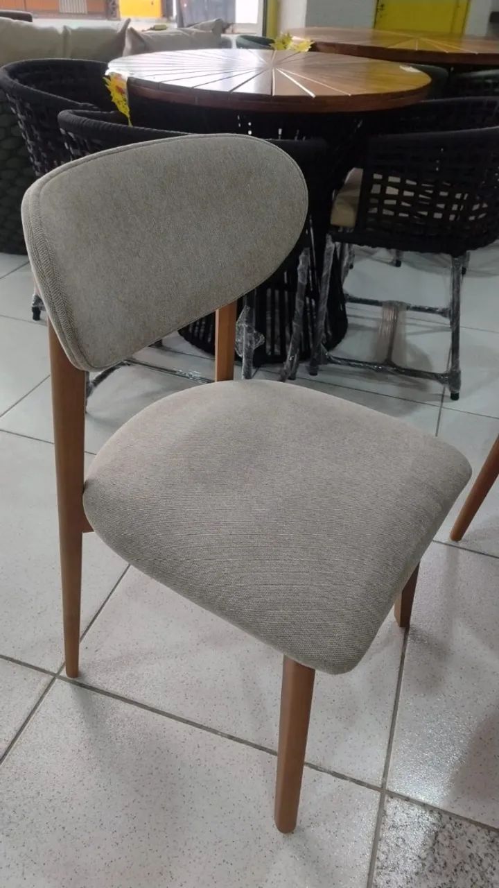 MESA OVAL C/ 6 CADEIRAS NOVA - Foto 3